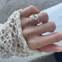 Neris Ring mit Diamant