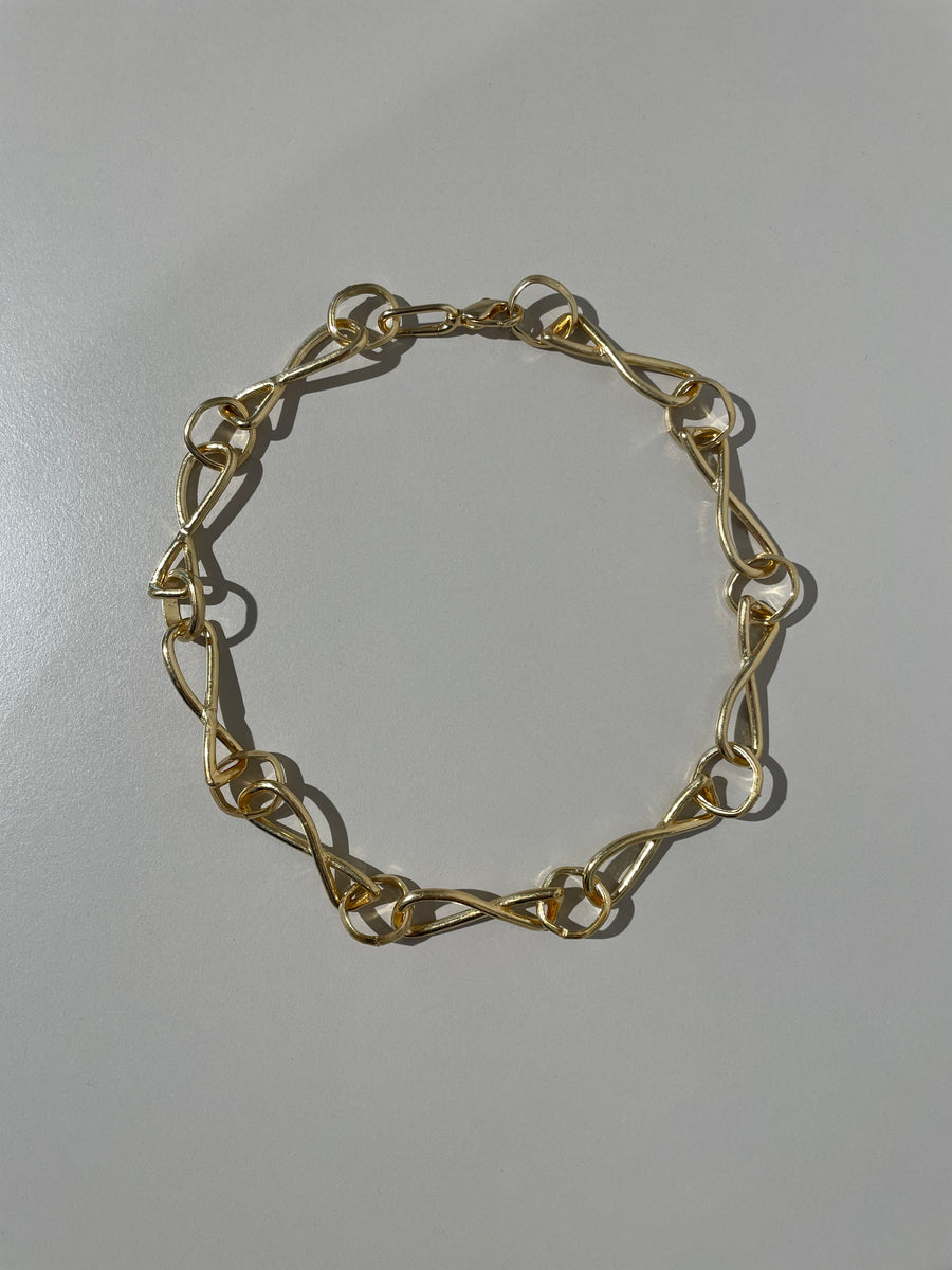 Apella Choker