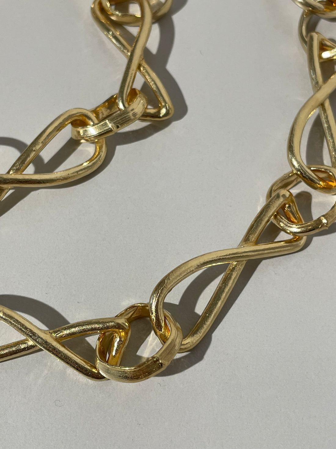 Apella Choker